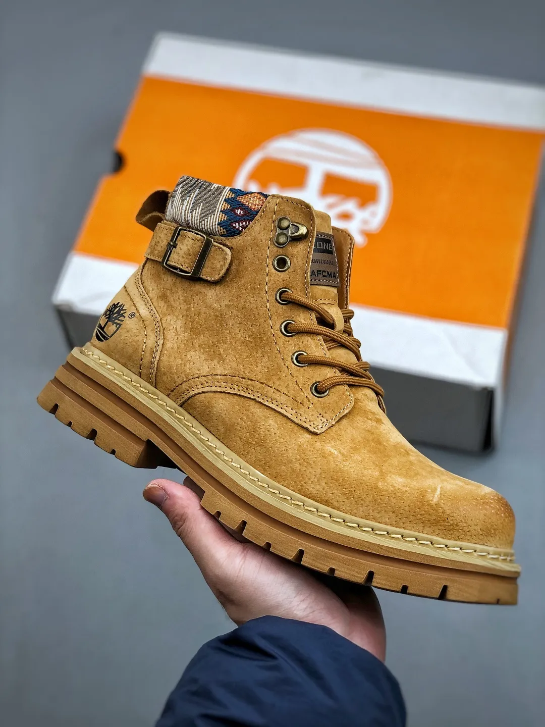 Local pickup 💰 520 supports store Timberland/Timberland classic 25ss new low-top (plus velvet) classic re-creation, brand new upgrade, Guangdong factory quality, original box and original packaging. The fabric is made of Italian 🇮🇹 top frosted mesh. It is paired with anti-odor and anti-corrosion genuine leather latex insoles to give you a perfect wearing experience. High-quality and durable, a must-have for sportsmen. Specially designed to handle handsomeness. High-quality and first-class foot feel. Exclusive supply Official item number: TB23066 Size: 39 40 41 42 43 44